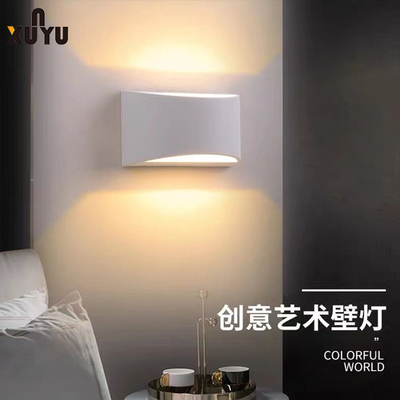 โคมไฟติดผนัง LED ที่ทันสมัยเรียบง่าย 5w 4000k โคมไฟเชิงเทียนกลางแจ้ง